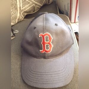 Men's adjustable fit hat